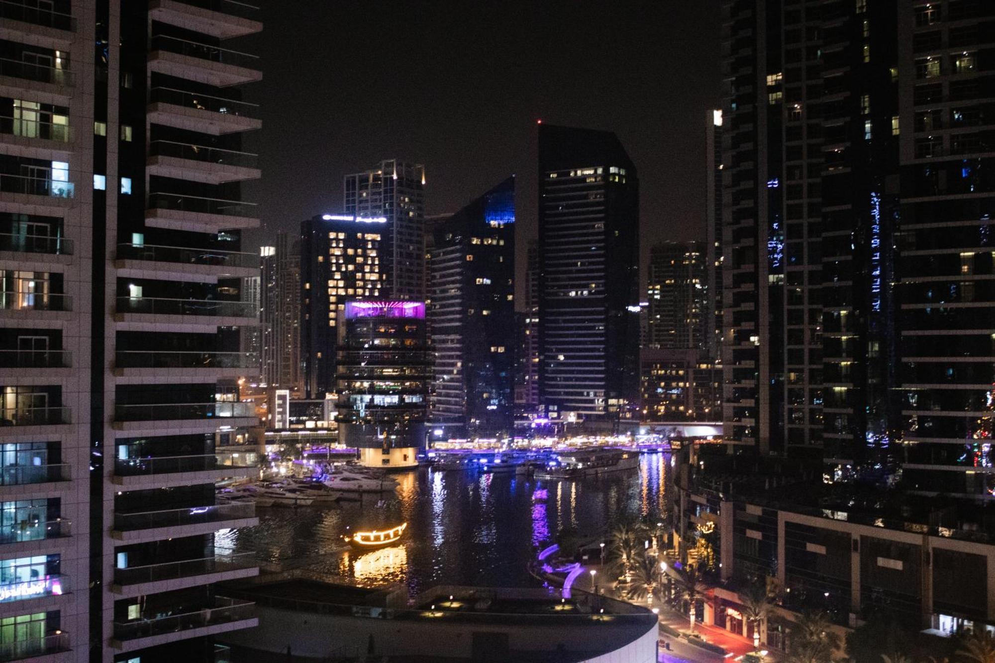 Lunar Hostel 96 Dubai Exterior photo