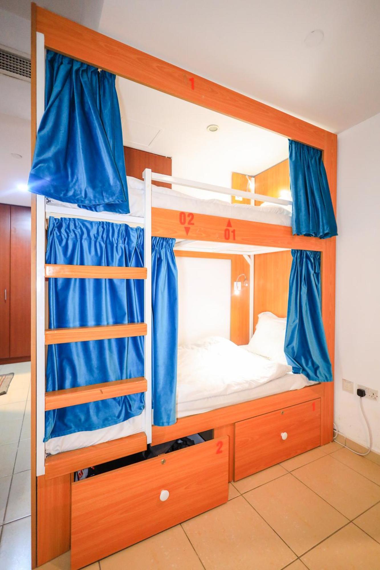 Lunar Hostel 96 Dubai Exterior photo